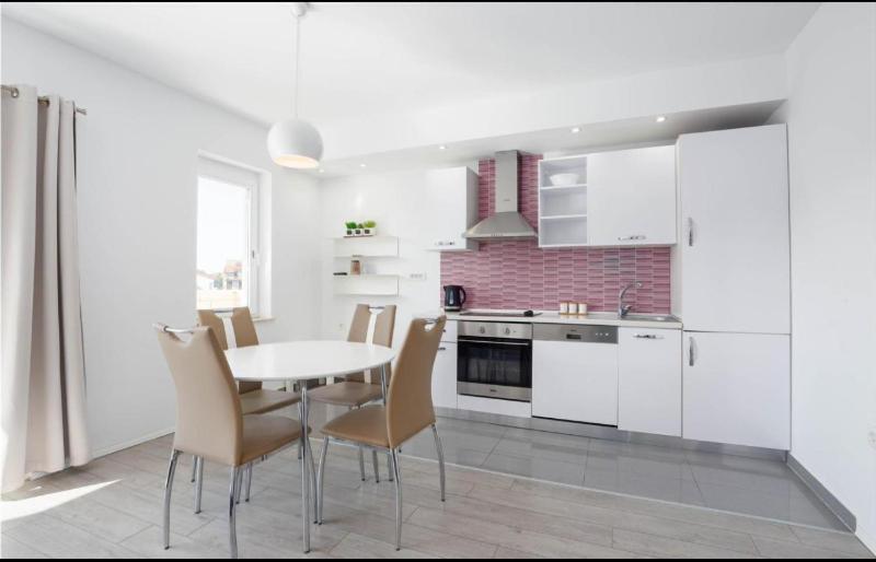 Apartment Nina โปดสตรานา ภายนอก รูปภาพ