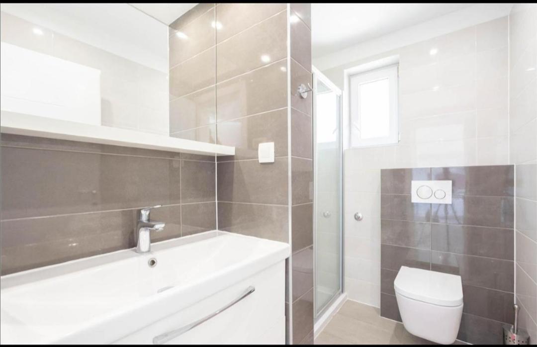 Apartment Nina โปดสตรานา ภายนอก รูปภาพ